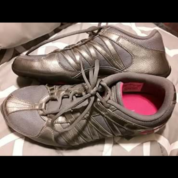 Nike dance/jazz shoes - Picture 2 of 2